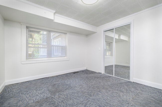 Building Photo - 10 Stanwick Pl