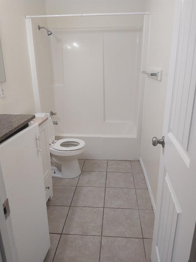 Building Photo - 2111 NW Lindy Ave