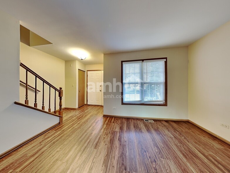 Building Photo - 4506 W Riverside Dr