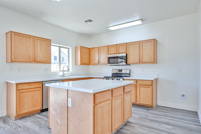 Building Photo - 17317 W Acapulco Ln