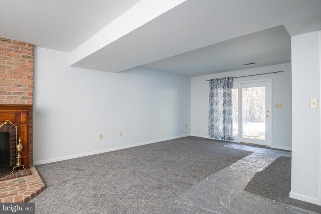 Building Photo - 1957 Lincoln Ave