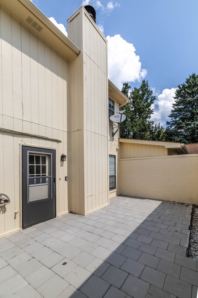 Building Photo - 7914 Gleason Dr NW