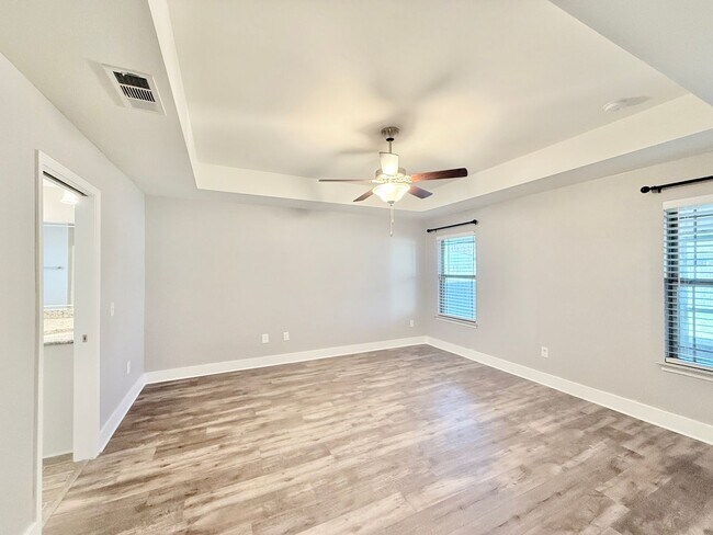 Building Photo - Spacious 3-Bedroom Home - Stonechase