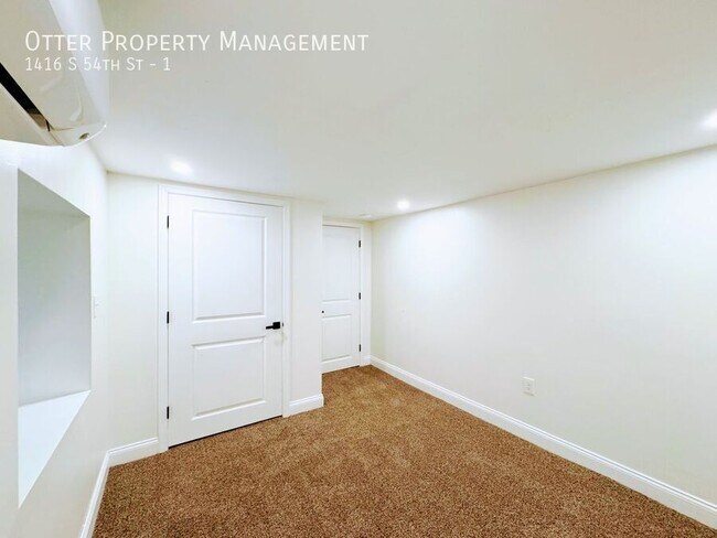 Building Photo - 1416 S 54th St