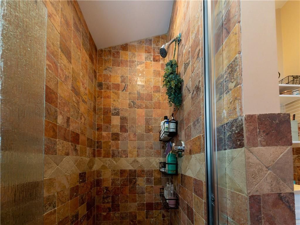 Building Photo - 74 Pitman St