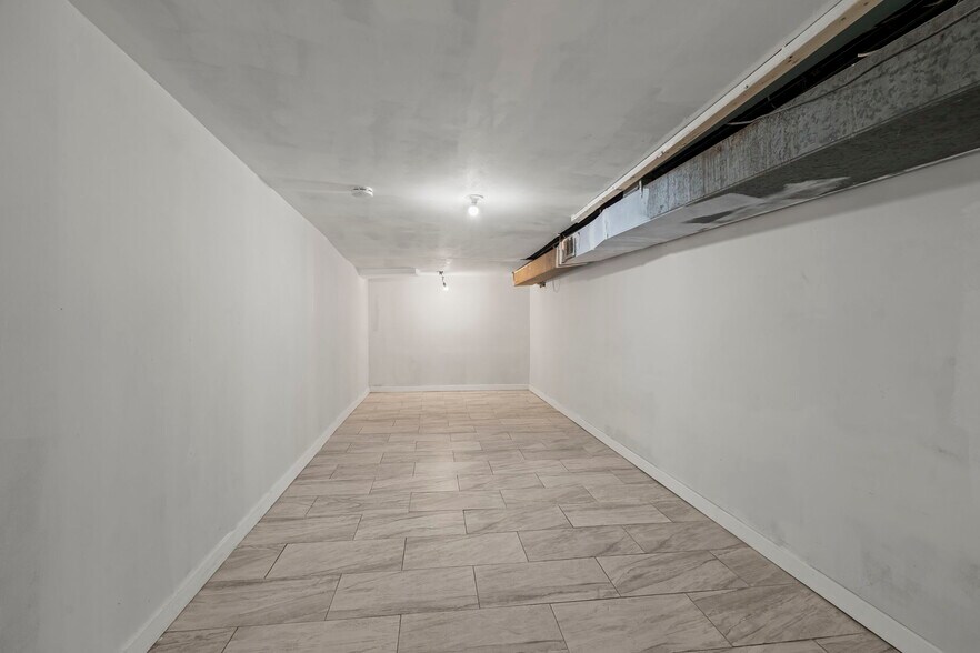 Building Photo - 2455 N 31st St