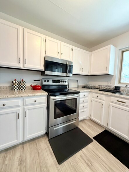 Primary Photo - 2708 W 98th Dr