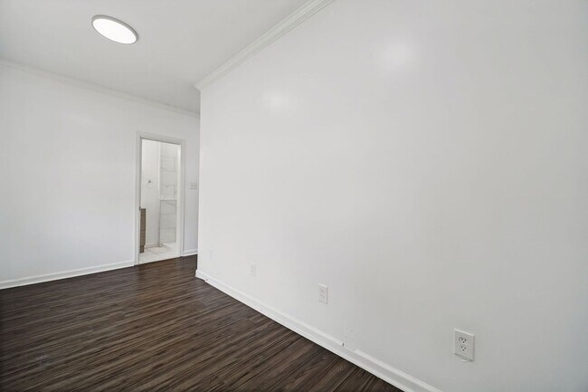 Building Photo - 1757 Lafayette Dr