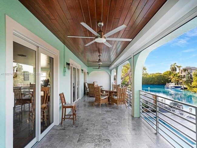 Building Photo - 232 W Seaview Dr