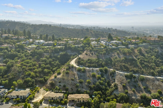 Building Photo - 3697 Benedict Canyon Ln