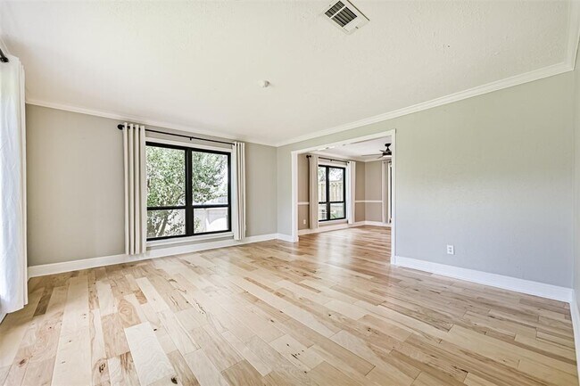 Building Photo - 1801 Vaquero