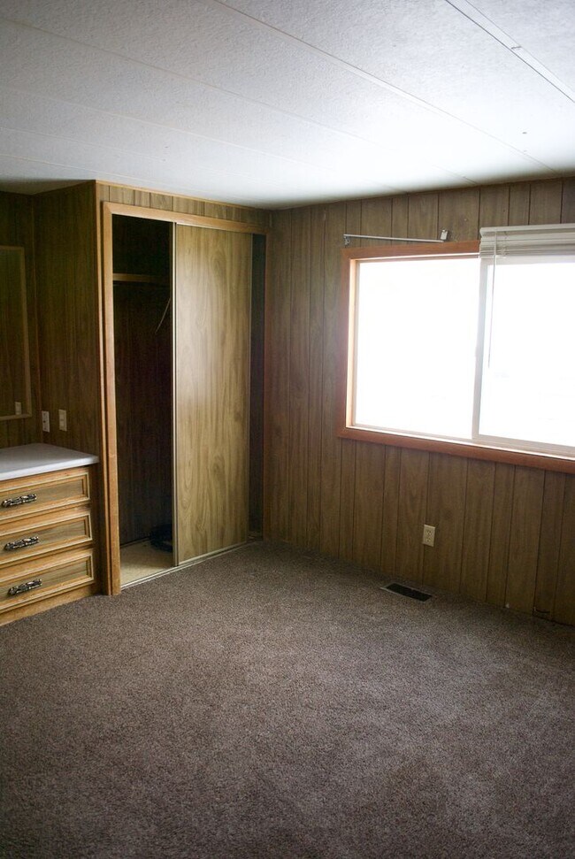 Building Photo - Charming 2 Bed, 1 Bath Home in Idaho Falls!