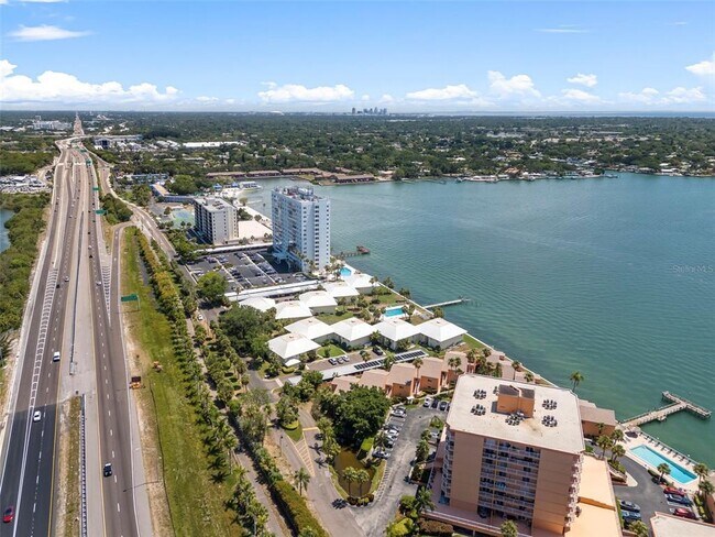 Building Photo - 7430 Sunshine Skyway Ln S