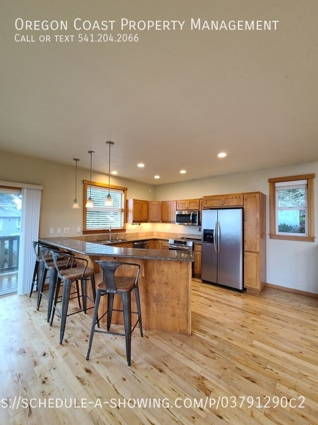 Building Photo - 961 NW Lanai Loop