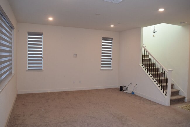 Building Photo - 3278 Sidney Way