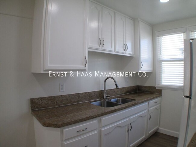 Building Photo - Lovely 1 Bedroom Apartment in Prime Bixby ...