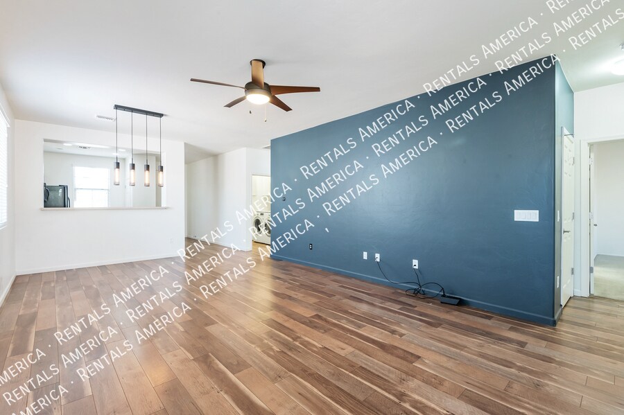Building Photo - 3323 S Lakeside Ridge Loop