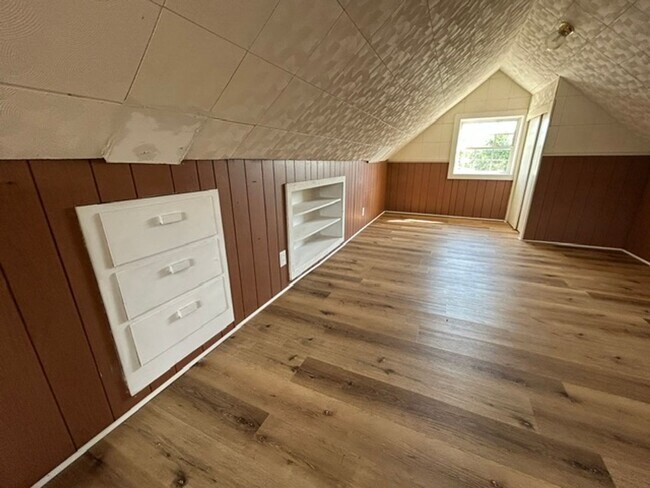 Building Photo - 1682-1684 Hearthstone Dr.