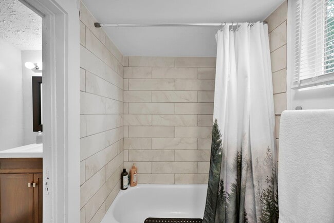 Building Photo - 2678 Post St