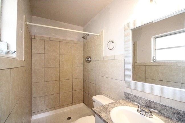 Building Photo - 1714 NW 38th St