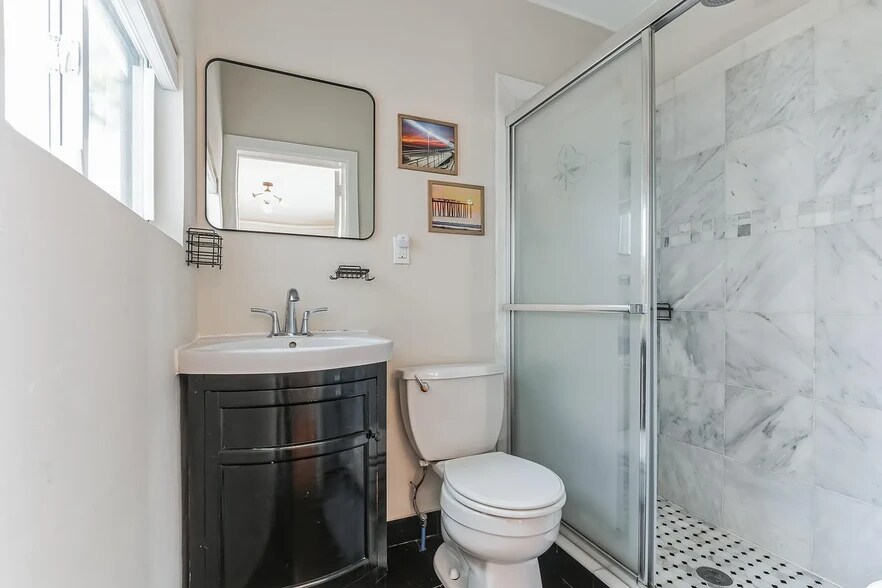 Building Photo - 201 N Portland Ave