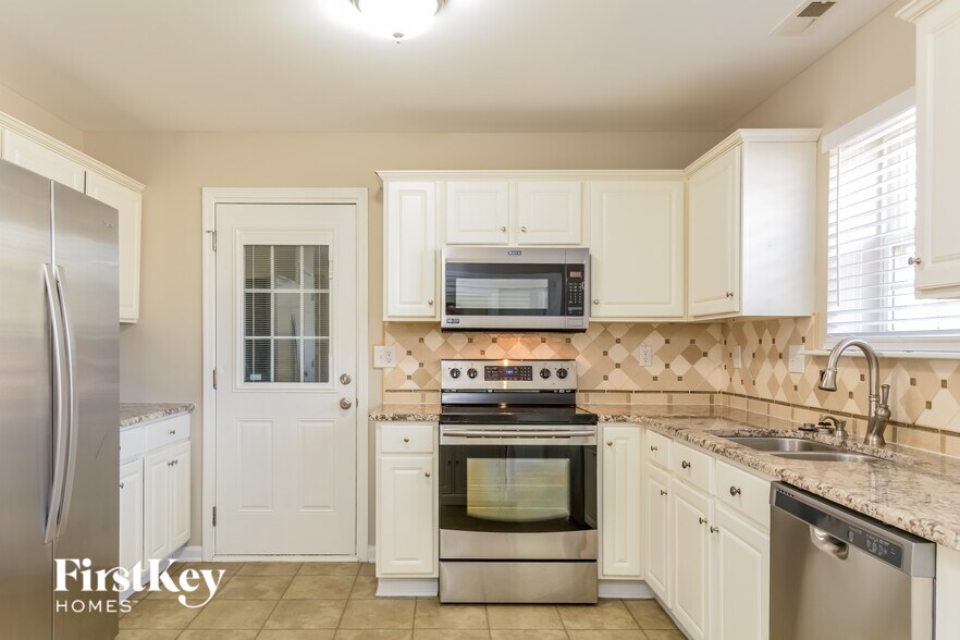 Building Photo - 6 Linkside Ct