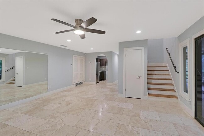 Building Photo - 3801 Laurel Ledge Ln