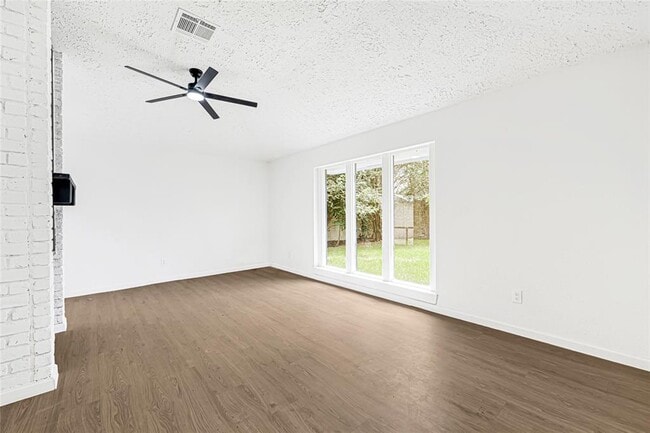 Building Photo - 8302 Country Wind Ln