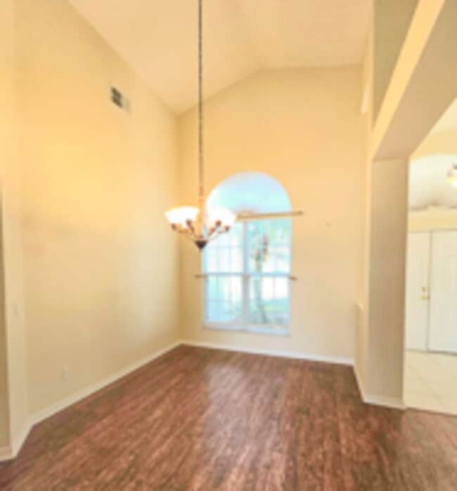Building Photo - 691 Lakeworth Cir