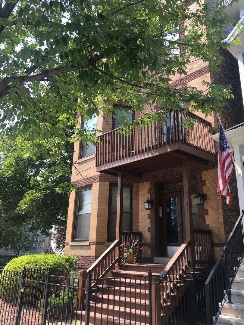 Building Photo - 4200 N Damen Ave