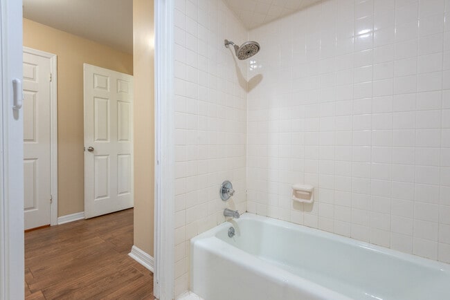 Building Photo - 119 Rio Pinar Dr