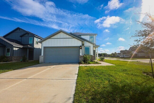 Building Photo - 1704 Greendale Dr