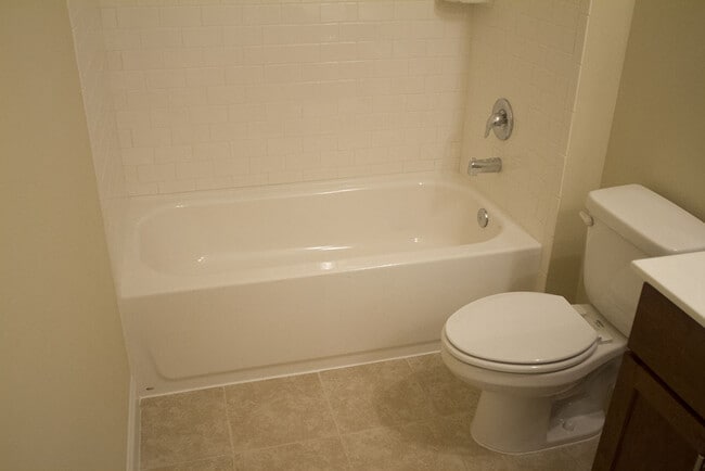 Building Photo - Spacious duplex on 9th St! Live in the heart of Old West Durham!