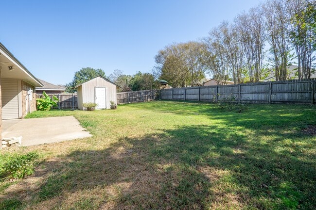 Building Photo - 1520 Strasburg Cir