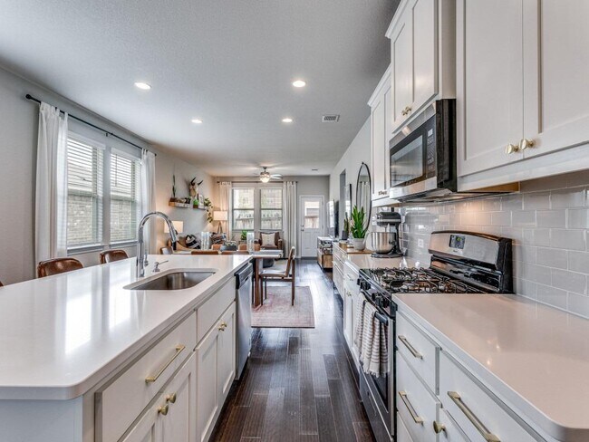 Building Photo - 281 Satsuma Dr