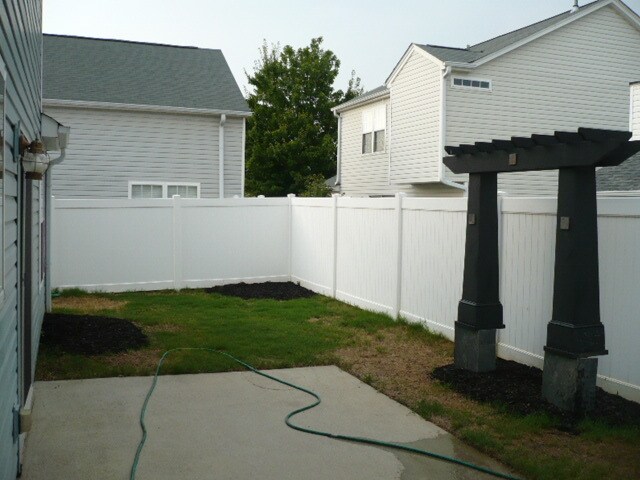 Building Photo - 127 Swanee Ln