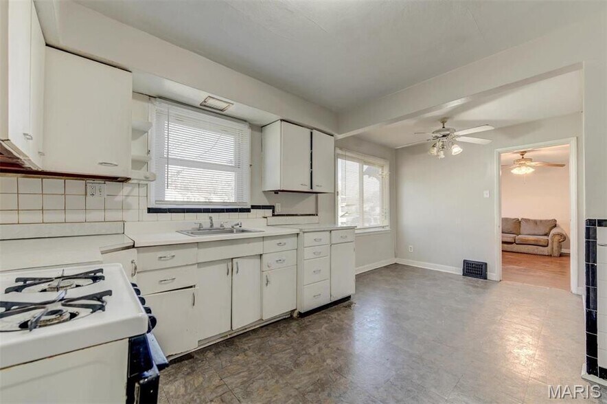 Building Photo - 5736 Gaylord Dr