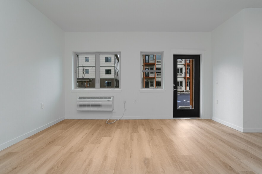 Building Photo - 300 Hoxton Ave