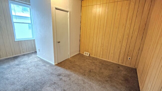 Building Photo - *Spacious 2BD/1BA Single-Family Home for Rent in Southside*