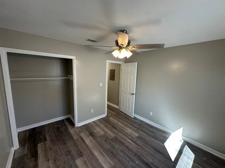 Building Photo - 6307 Jack St