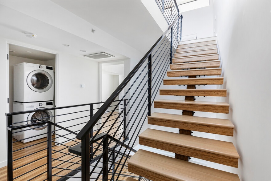 Building Photo - 10839 Kling St