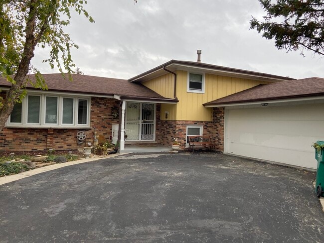 Building Photo - 13633 Cherry Ln