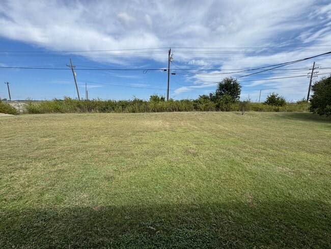 Building Photo - 1107 White Ave