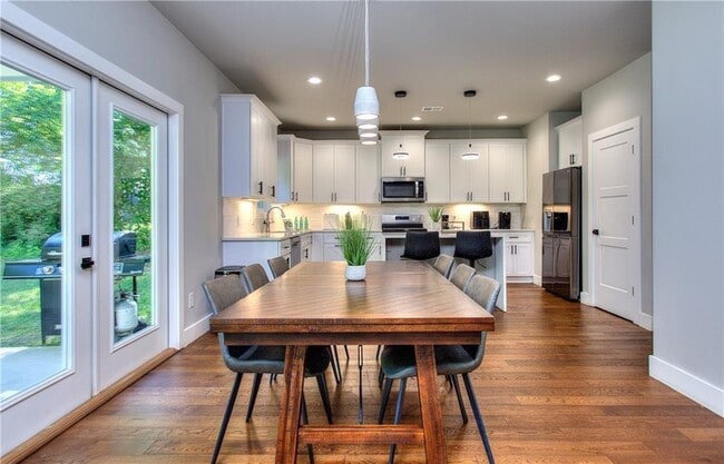 Building Photo - 419 McInnes Cir