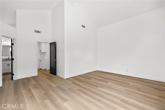 Building Photo - 1 San Vincente