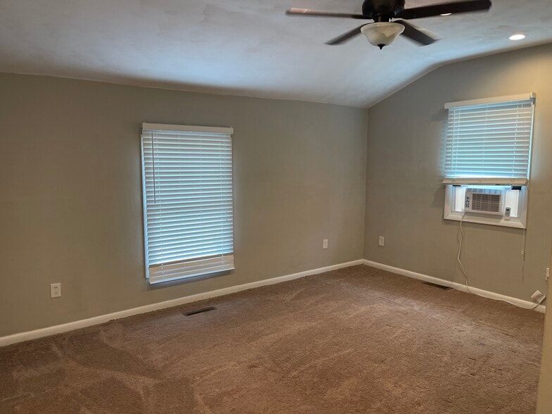 Building Photo - 1503 Ellington Sq