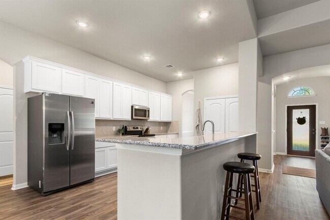 Building Photo - 1433 Rd 66113