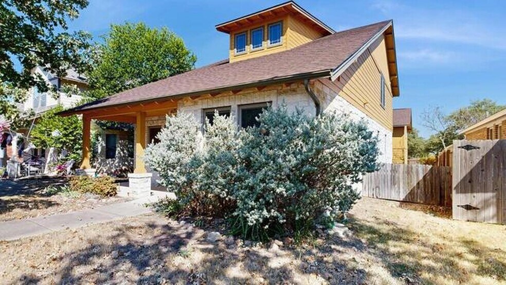 Building Photo - Beautifully updated home in a peaceful Geo...