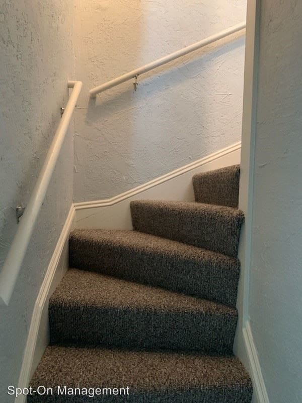 Building Photo - 830 University Ave W