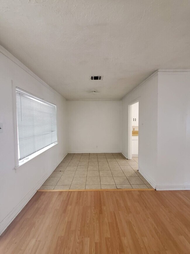 Building Photo - 231 Lincoln Dr